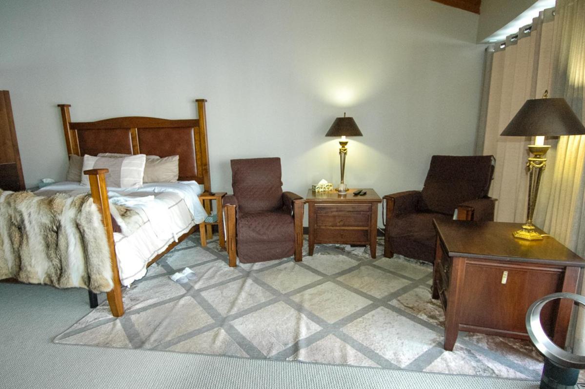 Bed and Breakfast Roundhouse Grotto YYC Exterior foto