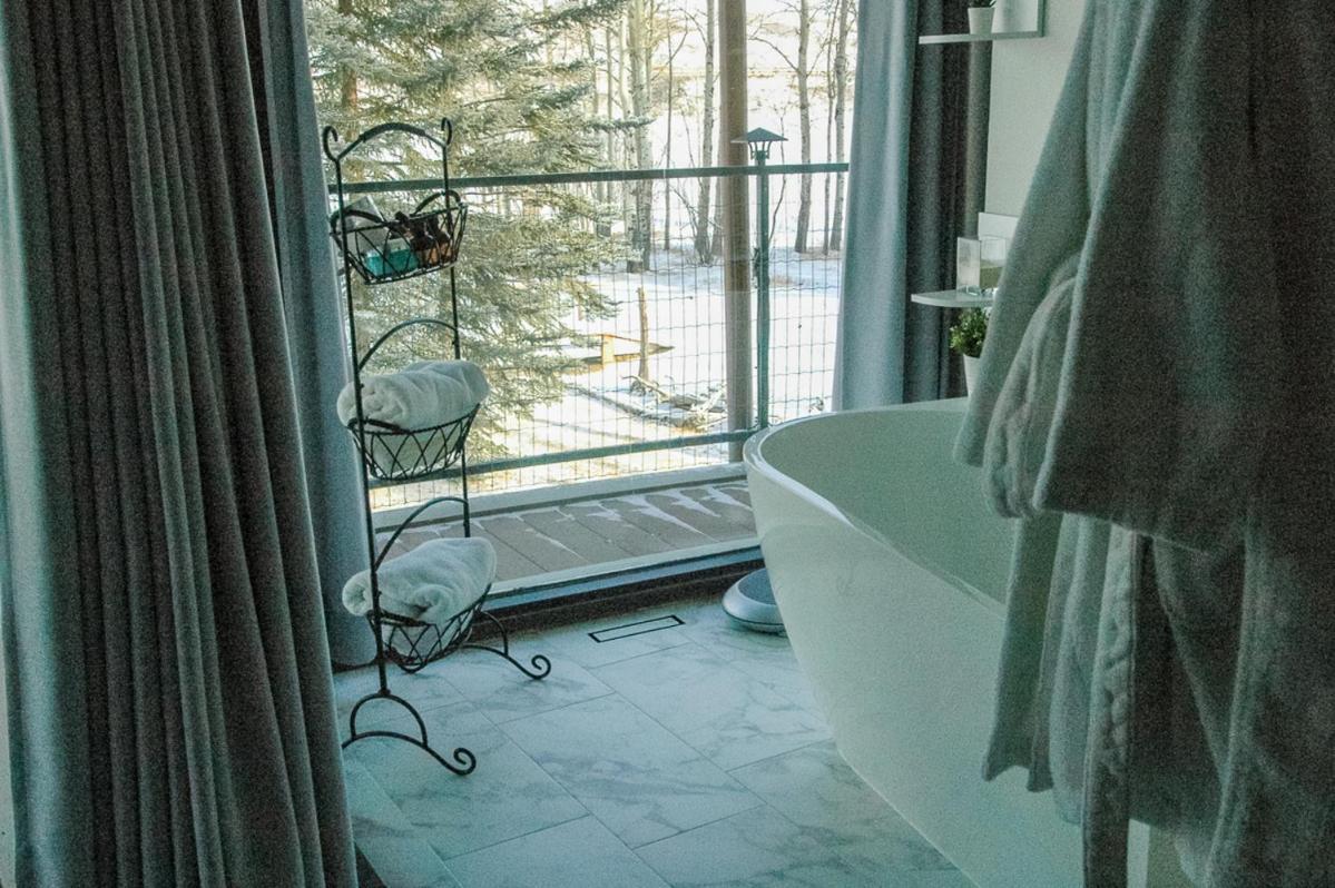 Bed and Breakfast Roundhouse Grotto YYC Exterior foto